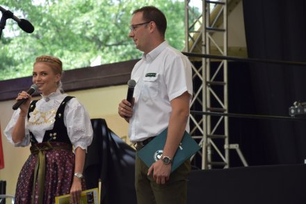 XXII Piknik Leśny - prowadzący Aneta Legierska i Wojciech Kohut